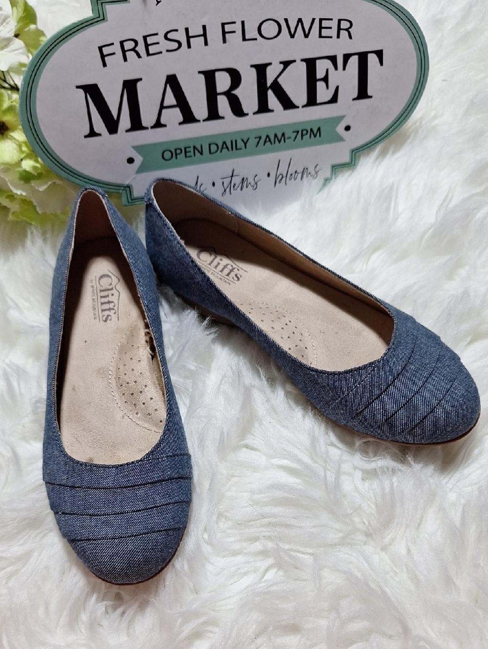 Cliffs by WHITE MOUNTAIN Denim-Textured Blue Women's Ballet Flats